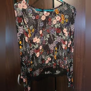 Divided floral knit top, size Medium